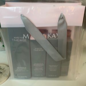 NEW Mary Kay time wise 3D Combination to Oily Set!